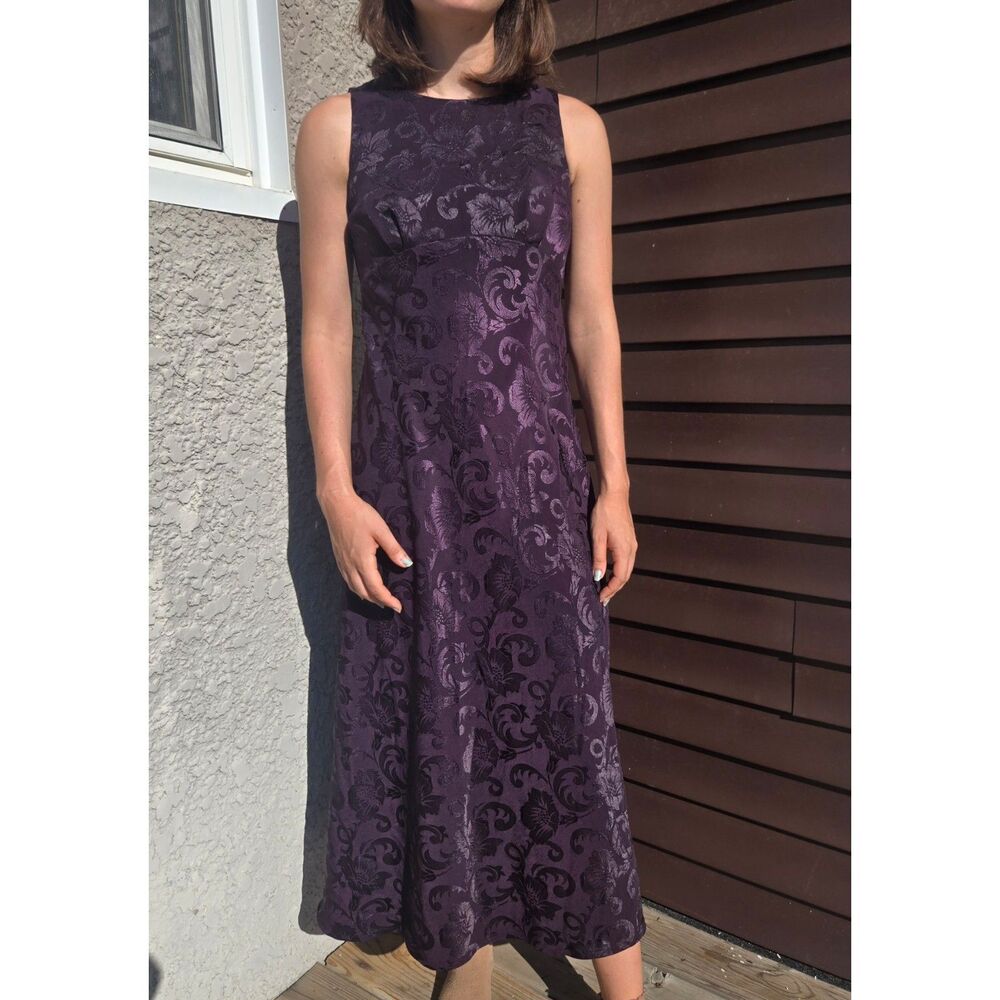 Women's Vintage 1990s Gothic Deep Shine Paisley Pleated Maxi Formal Grunge Dress